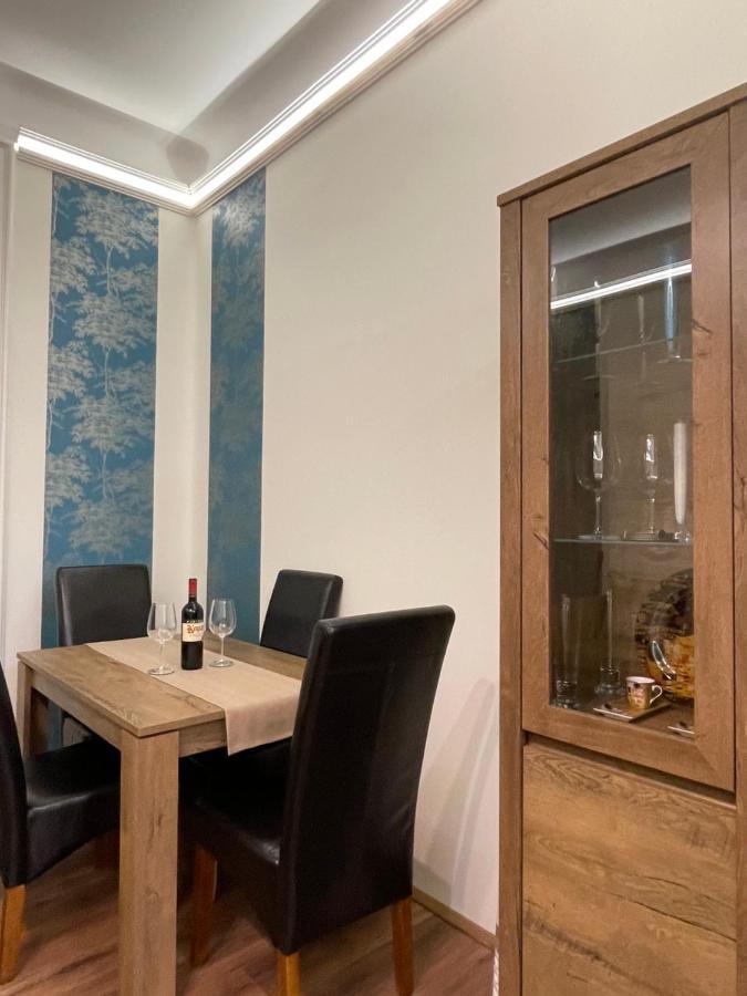 דברצן Central Palace Apartman מראה חיצוני תמונה