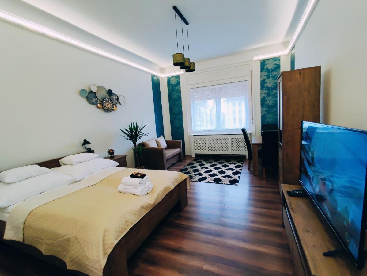 דברצן Central Palace Apartman מראה חיצוני תמונה
