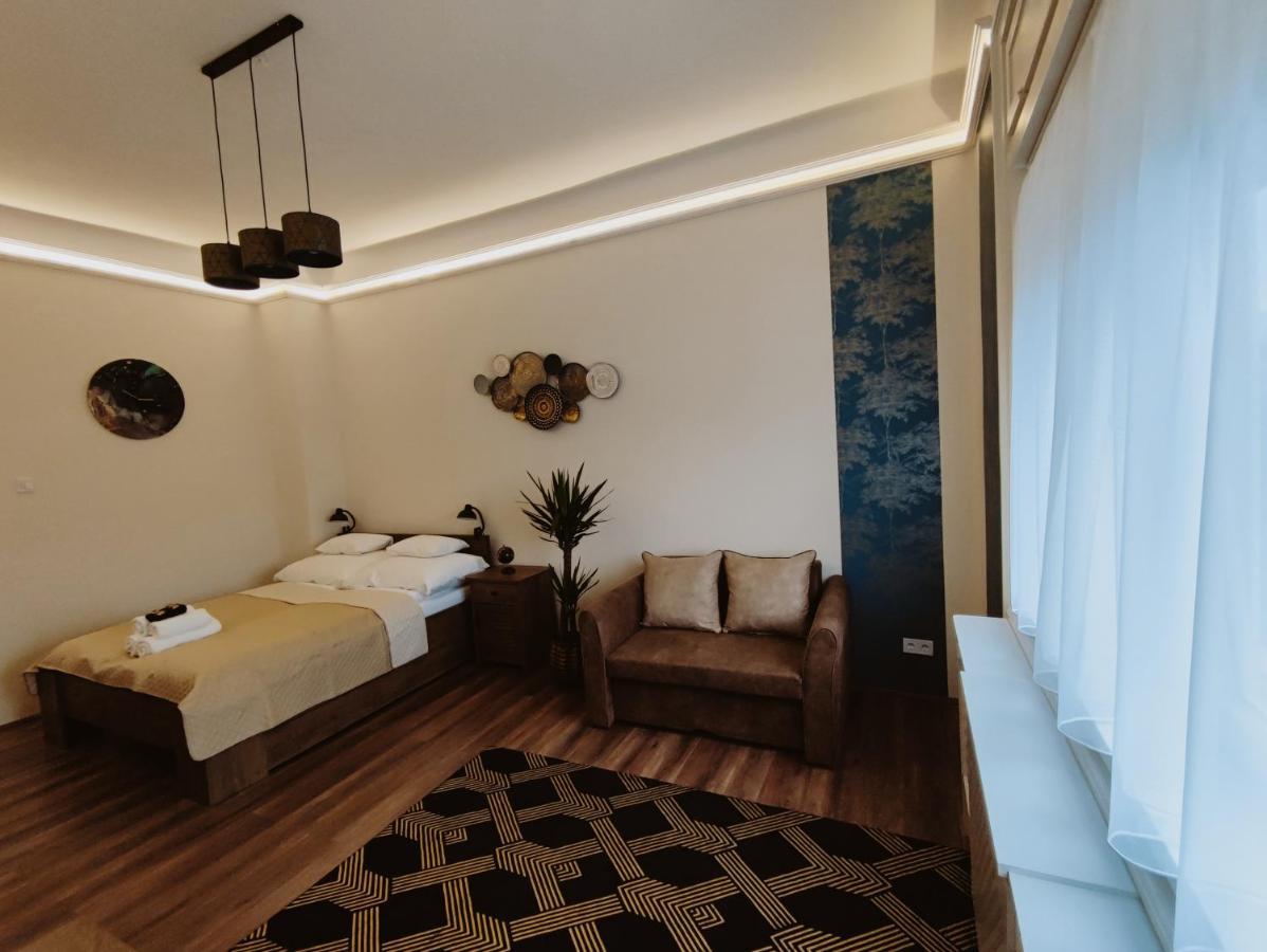 דברצן Central Palace Apartman מראה חיצוני תמונה