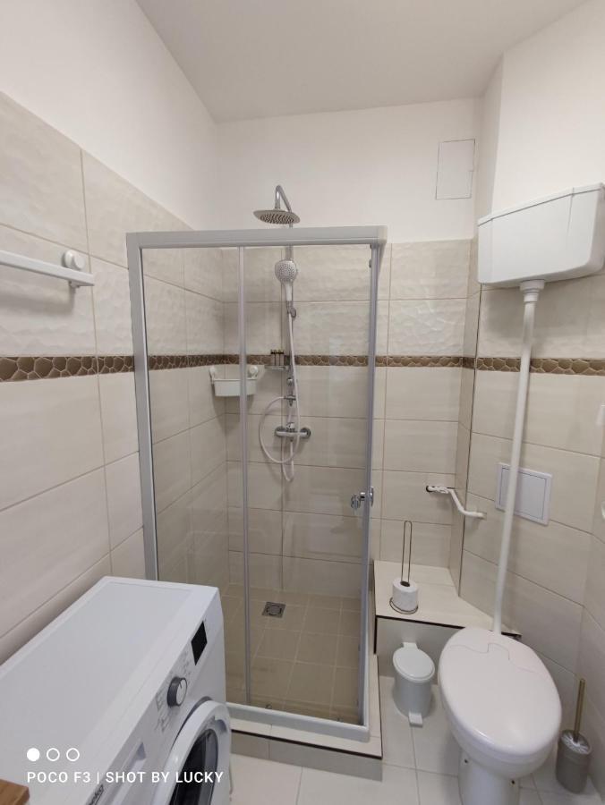 דברצן Central Palace Apartman מראה חיצוני תמונה