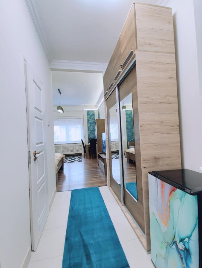 דברצן Central Palace Apartman מראה חיצוני תמונה