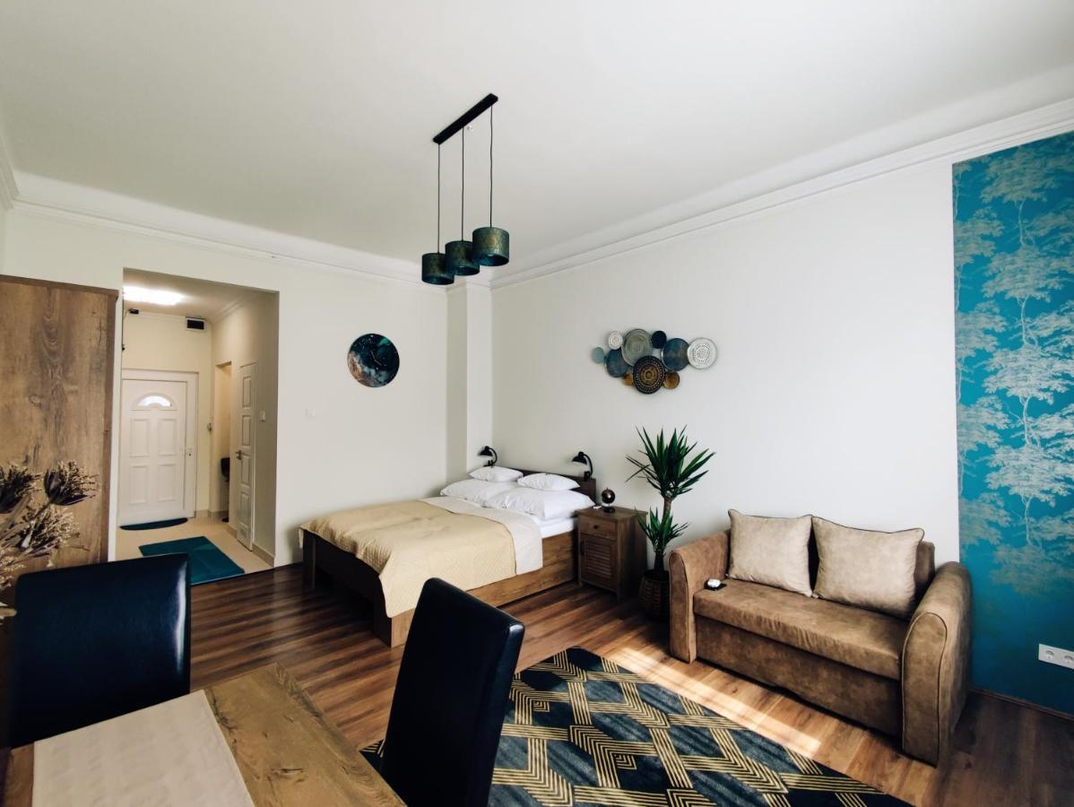 דברצן Central Palace Apartman מראה חיצוני תמונה