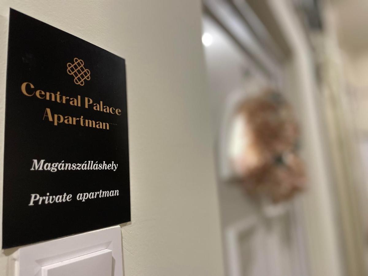 דברצן Central Palace Apartman מראה חיצוני תמונה
